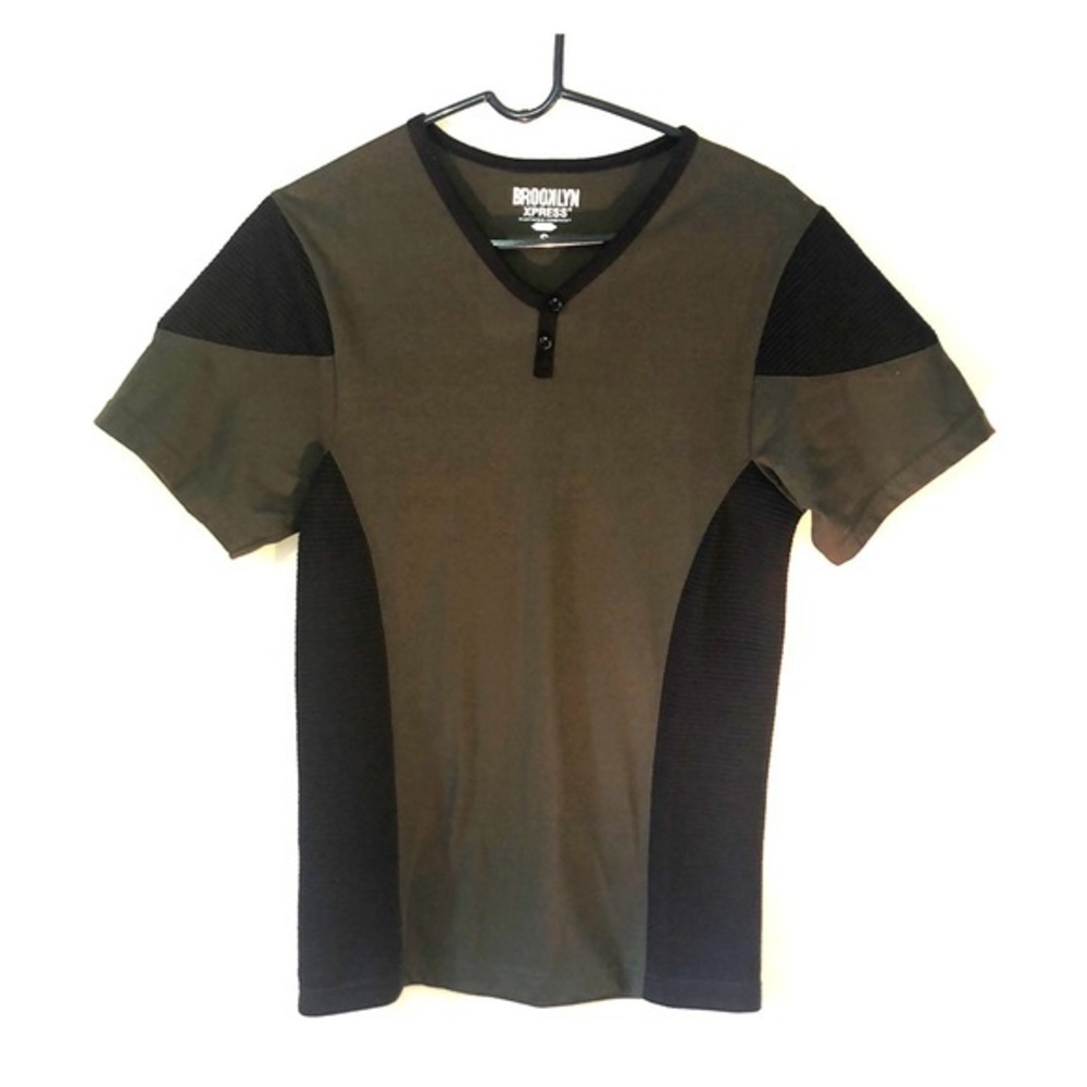 Men’s muscle shirt